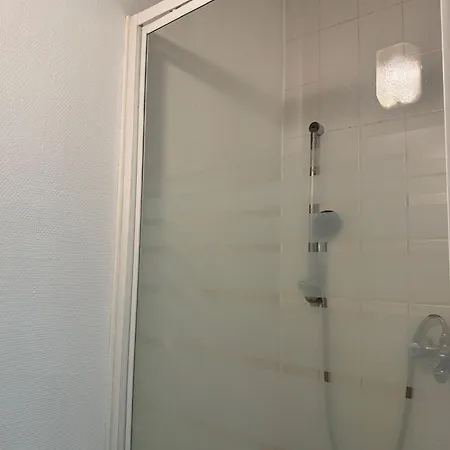 Luxury 2br 1lr Apt, 14min Walk To St Bavo Cathedral 公寓