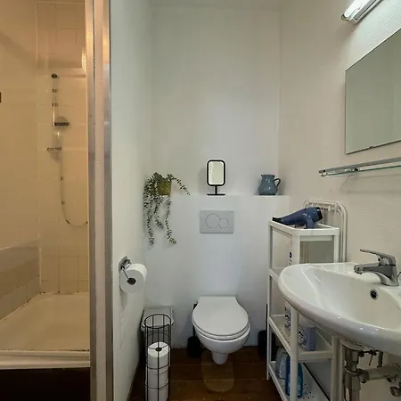 Luxury 2br 1lr Apt, 14min Walk To St Bavo Cathedral *